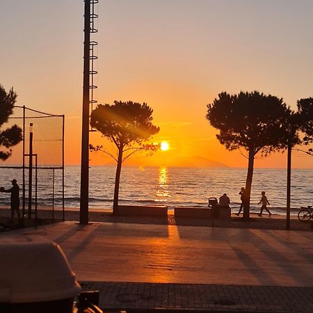 Sunset House Lägenhet Vlorë Exteriör bild
