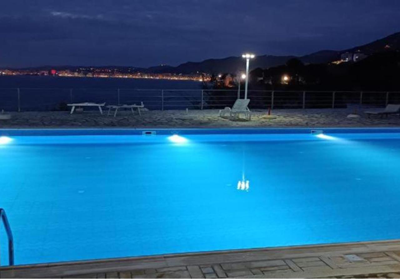 Sunset House Lägenhet Vlorë Exteriör bild
