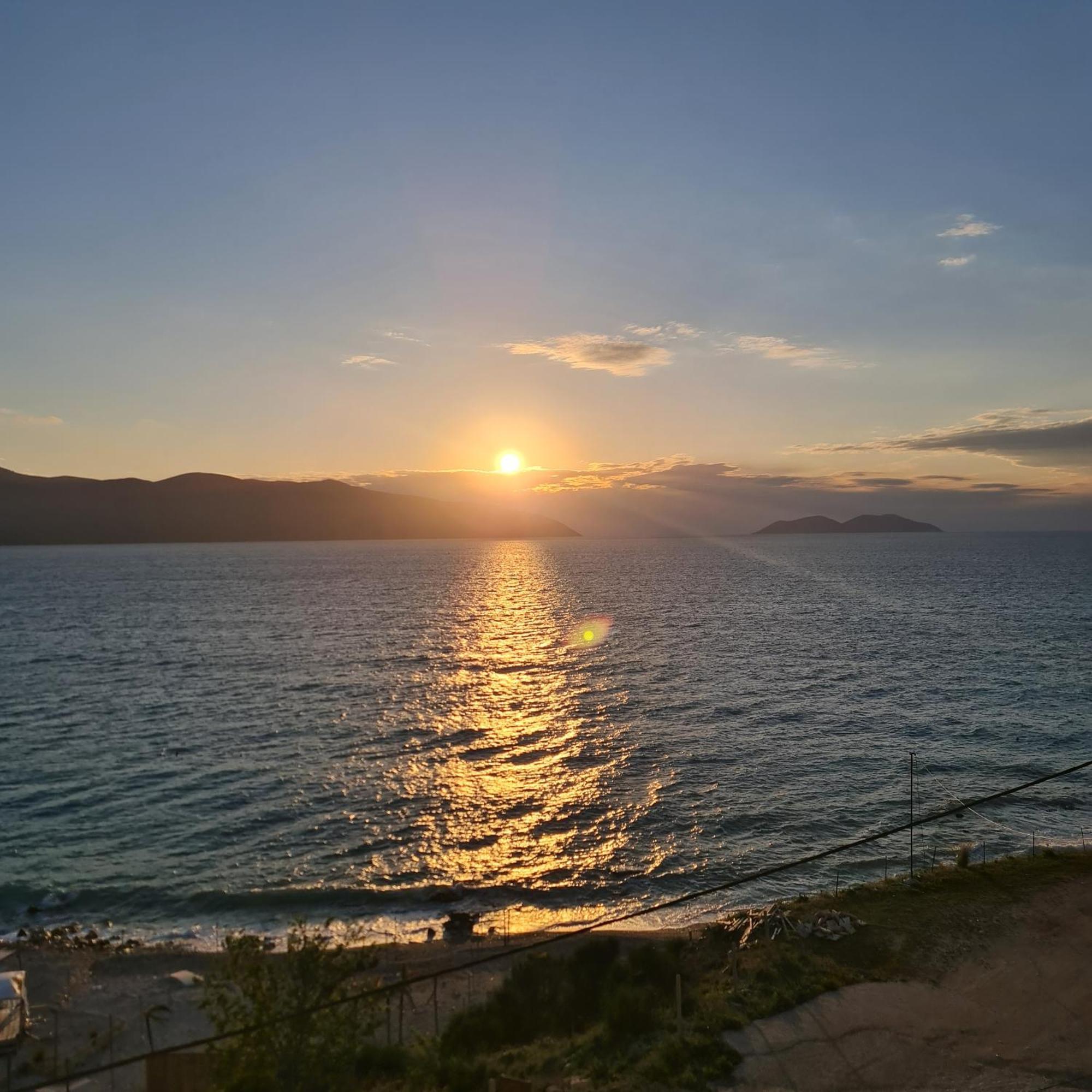 Sunset House Lägenhet Vlorë Exteriör bild